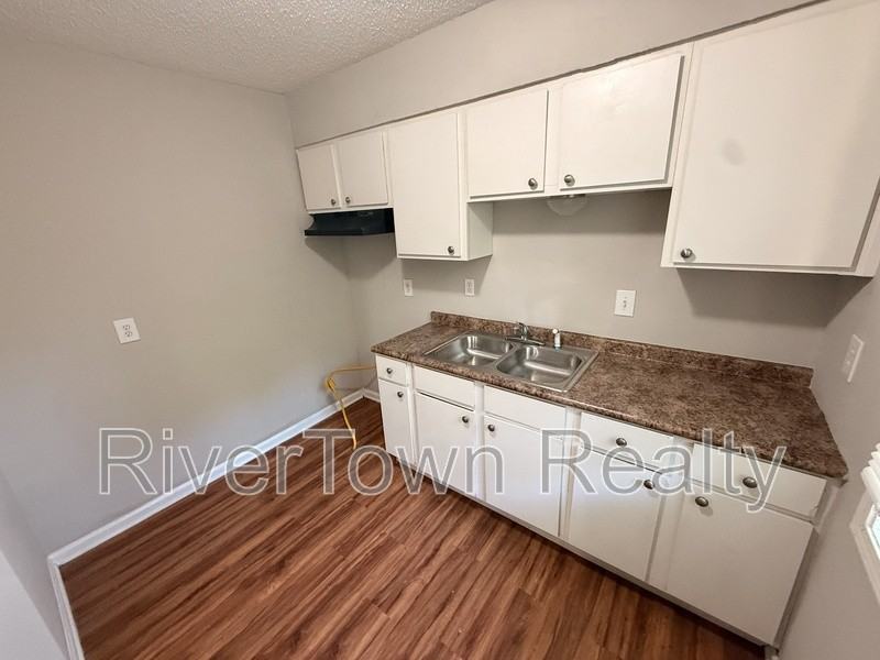 1778 Brown Ave - Photo 6 of 14