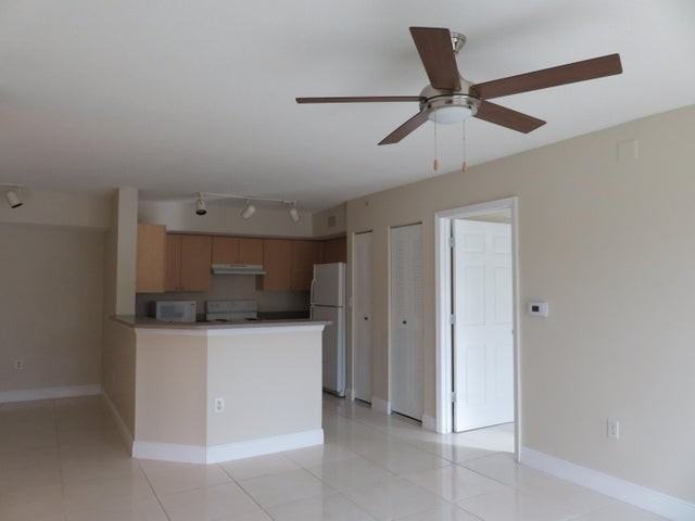 1103 Villa Circle
