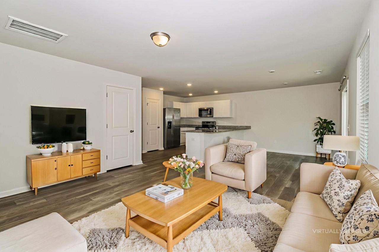 2517 Upland Cir SE - Photo 2 of 28