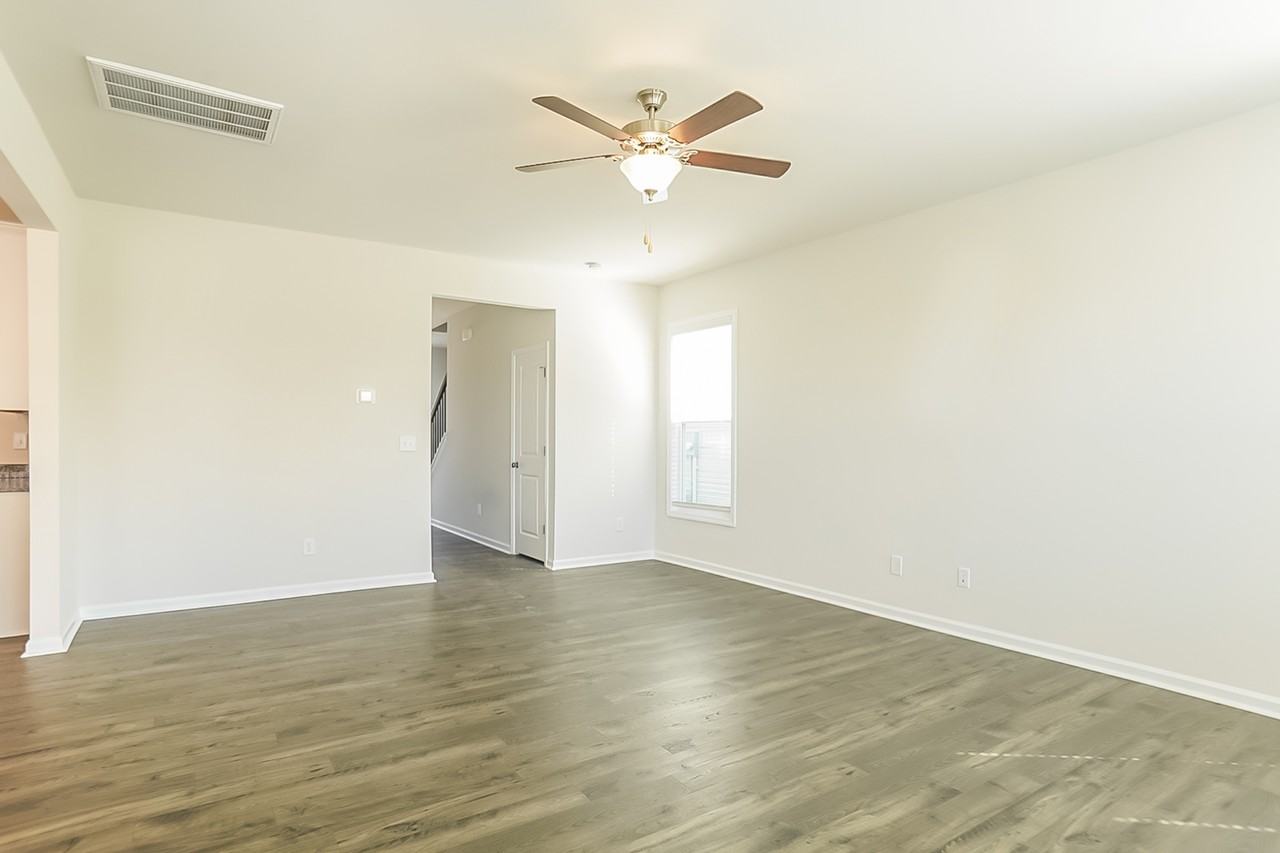 581 Count Fleet Ct - Photo 6 of 17