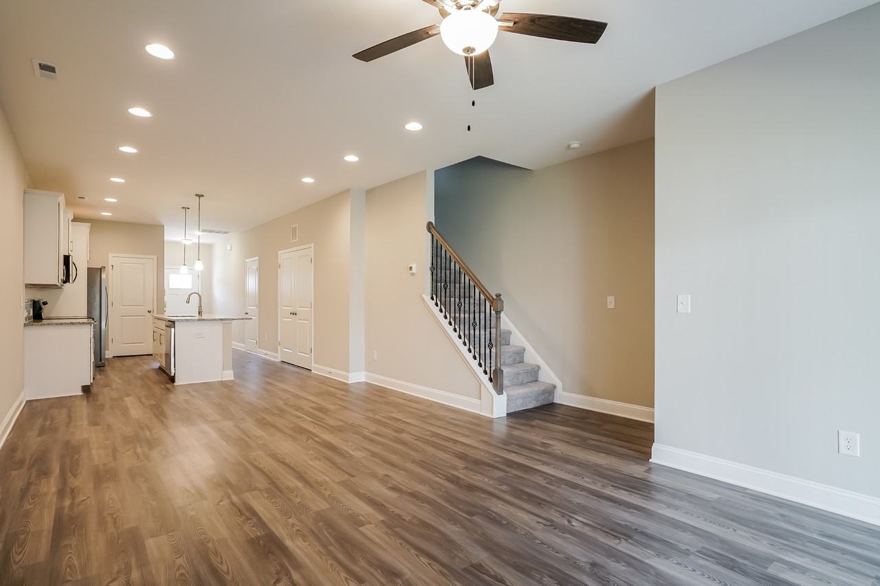 7236 Bellacroft Dr - Photo 7 of 28
