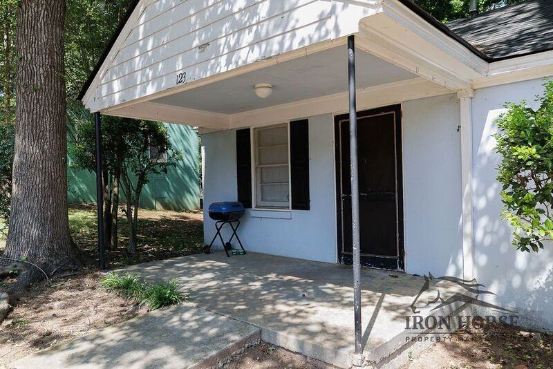123 Hollie St - Photo 3 of 19