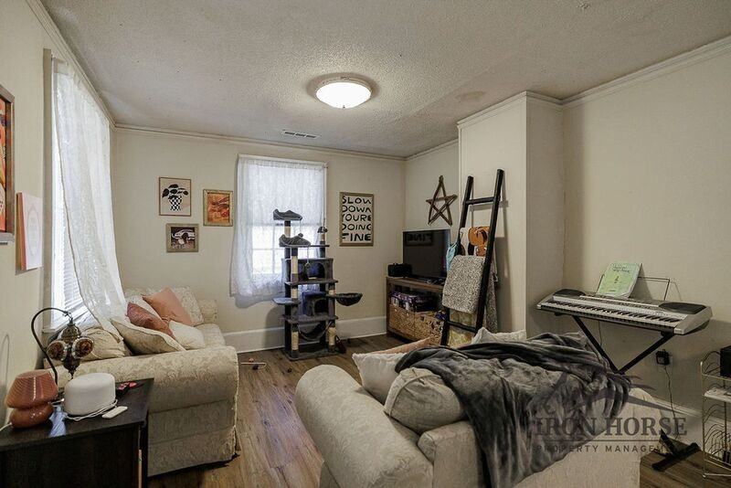99 Hollie St - Photo 5 of 19