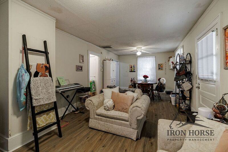 99 Hollie St - Photo 7 of 19
