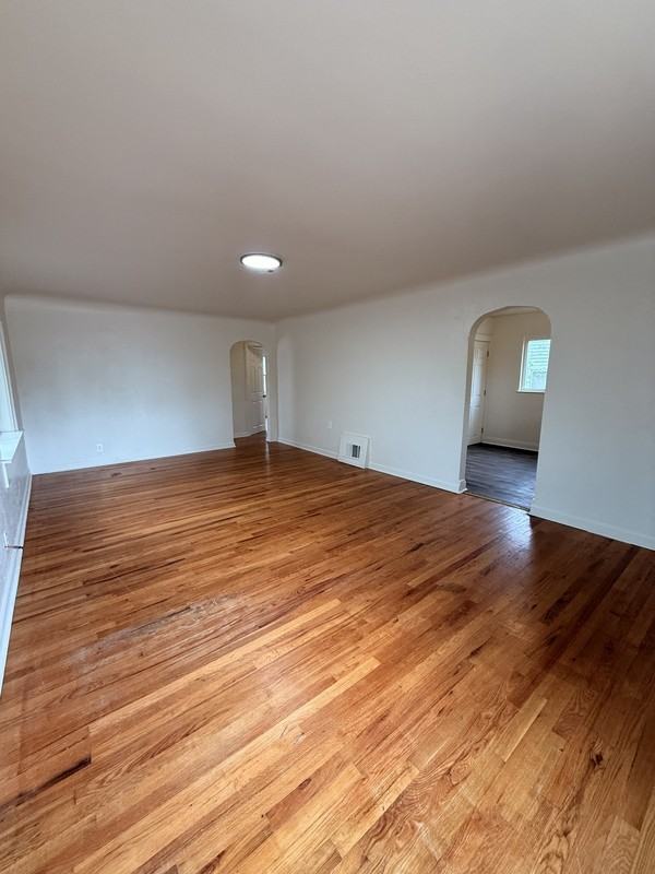 1906 8th St - Photo 6 of 13