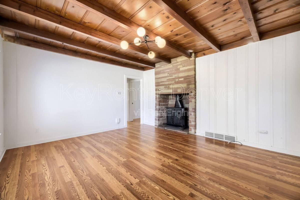 1220 Upham St - Photo 2 of 10