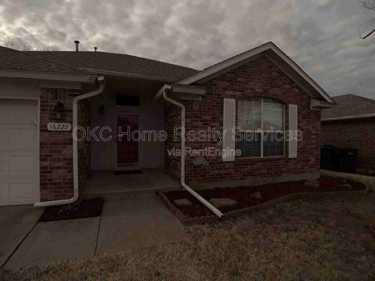 16229 Everglade Ln - Photo 3 of 10