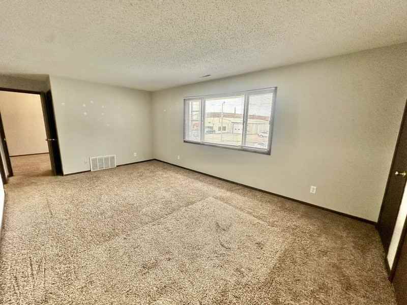 830 15th Ave Sw #3 - Photo 2 of 9