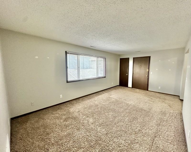 830 15th Ave Sw #3 - Photo 3 of 9