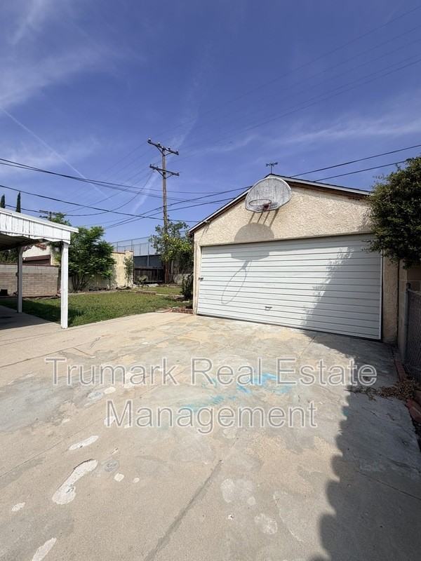 729 South St - Photo 2 of 30