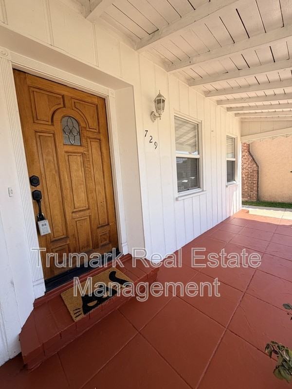 729 South St - Photo 4 of 30