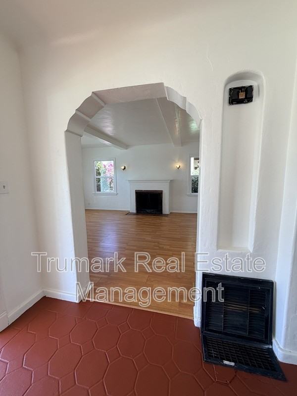 729 South St - Photo 6 of 30