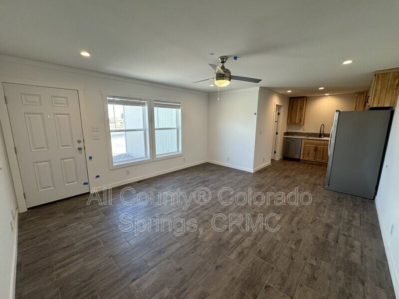 690 E Hahns Peak Ave - Photo 3 of 19