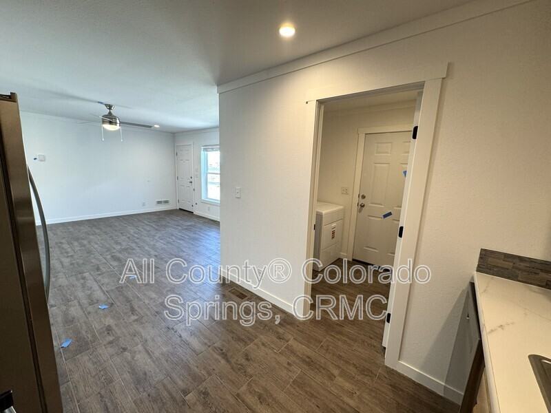 690 E Hahns Peak Ave - Photo 5 of 19