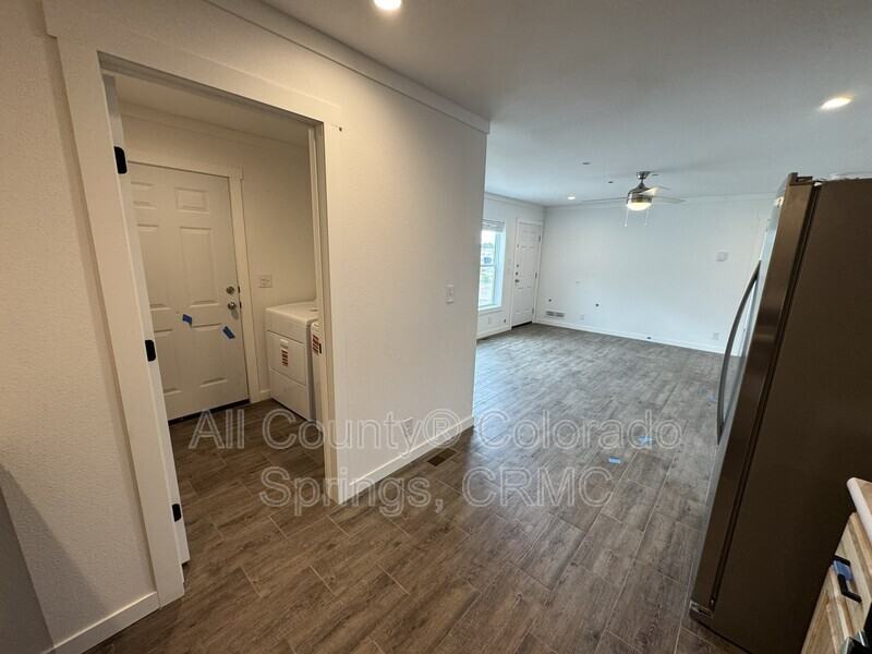 692 E Hahns Peak Ave - Photo 5 of 20
