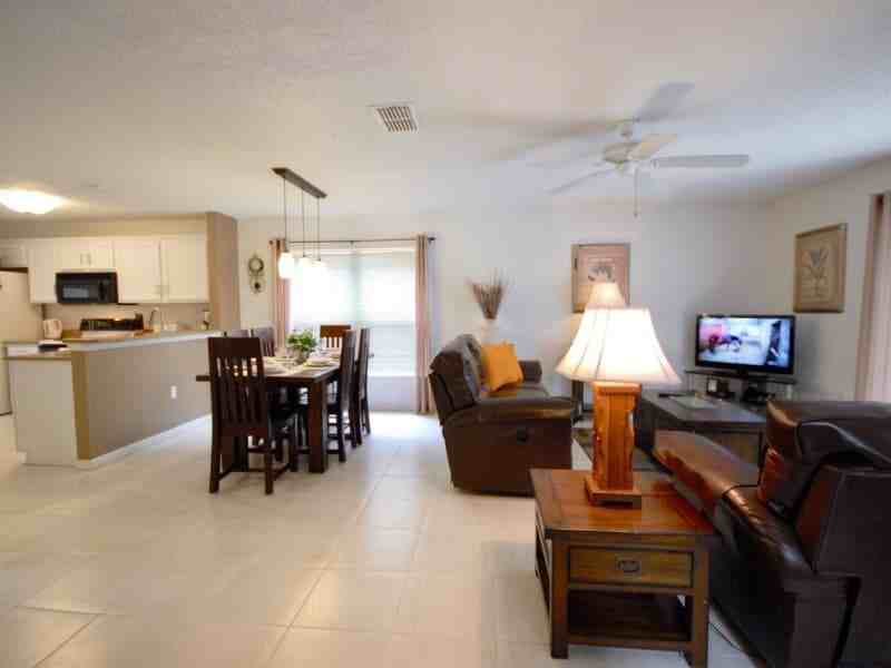 2414 Saint Augustine Blvd - Photo 4 of 12