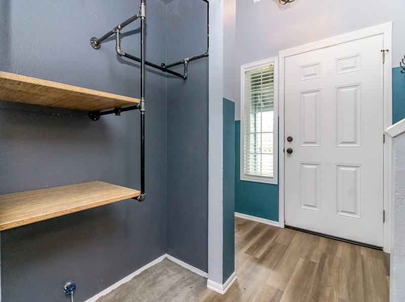124 Jewell St - Photo 3 of 32
