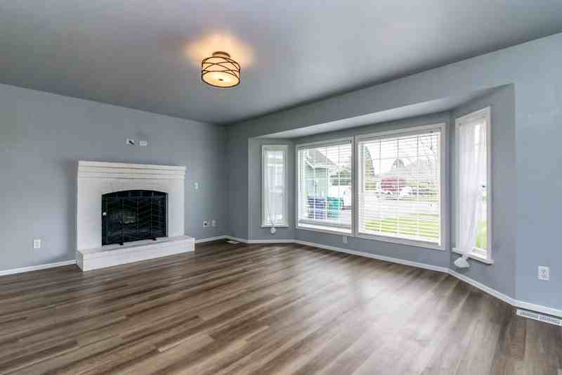 124 Jewell St - Photo 6 of 32
