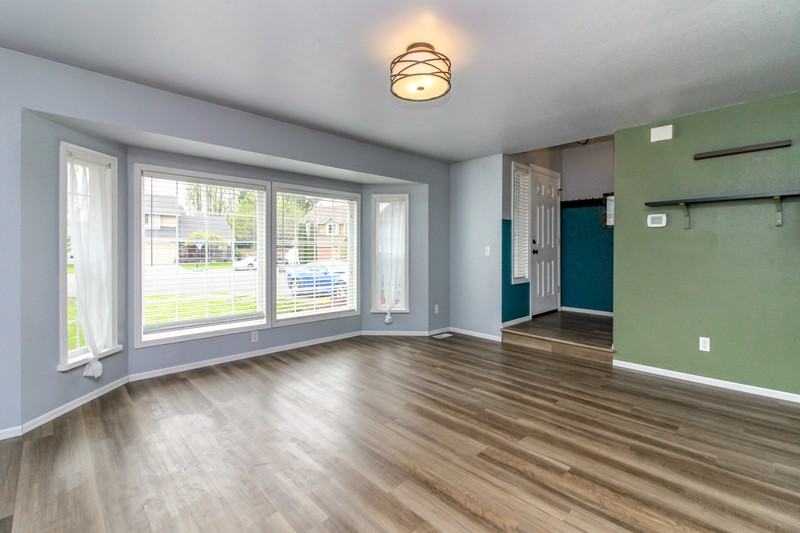 124 Jewell St - Photo 7 of 32