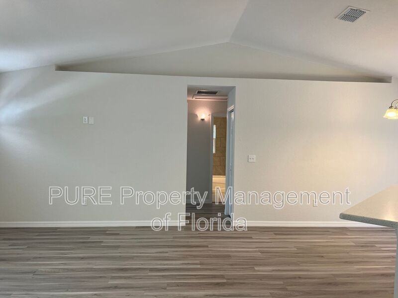 30 Bay Place Crse - Photo 6 of 36