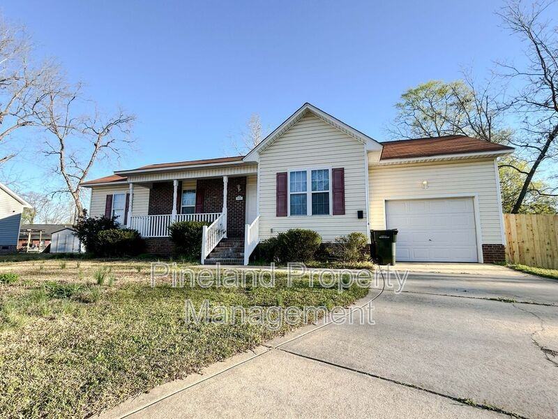 341 Kingdom Estate Dr - Photo 2 of 27