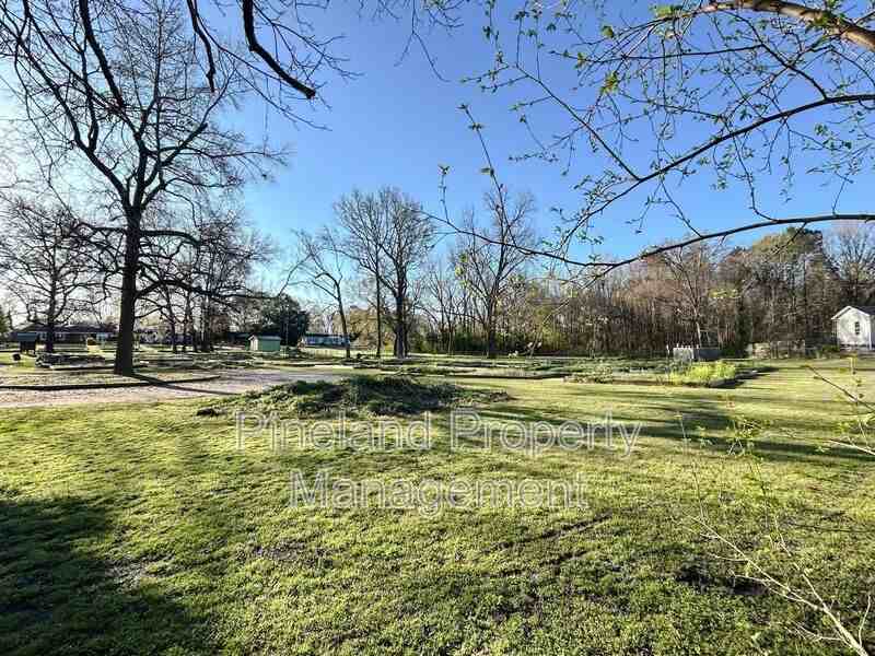 341 Kingdom Estate Dr - Photo 3 of 27