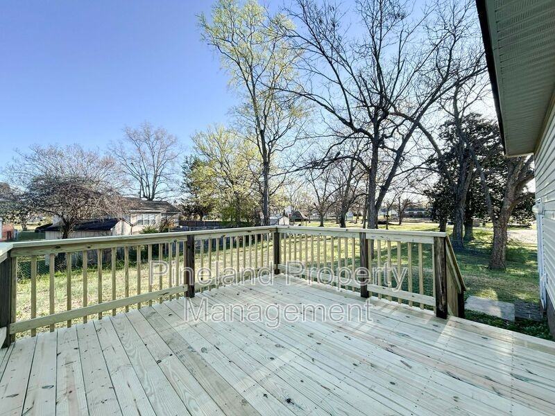 341 Kingdom Estate Dr - Photo 6 of 27