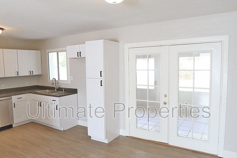4918 E Palm Ln - Photo 3 of 19