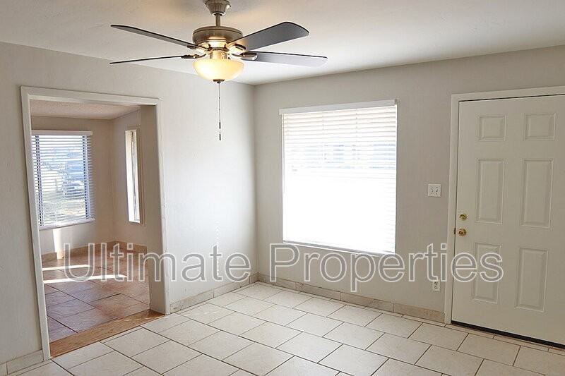4918 E Palm Ln - Photo 6 of 19