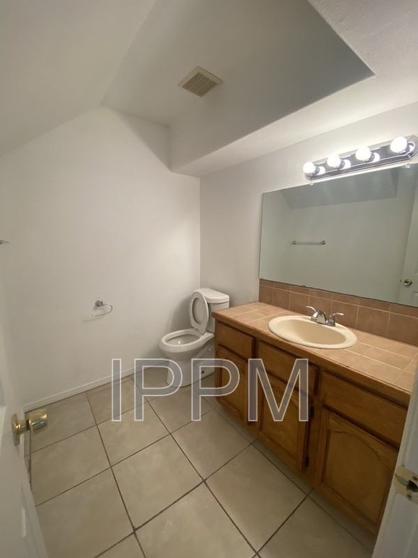 738 Sonesta Dr - Photo 4 of 14