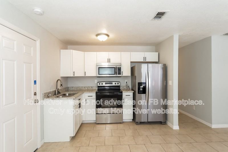 705 W 9th St - Photo 6 of 19