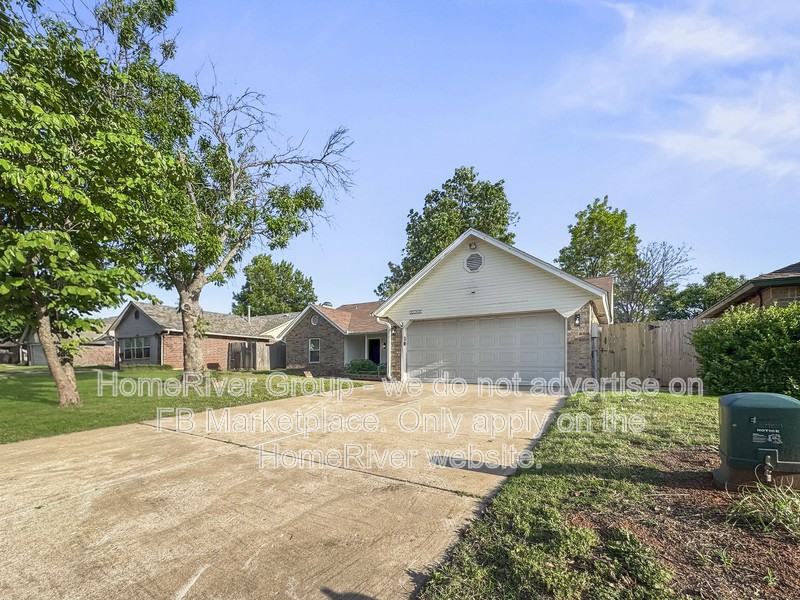 2108 Shorewood Ln - Photo 3 of 23