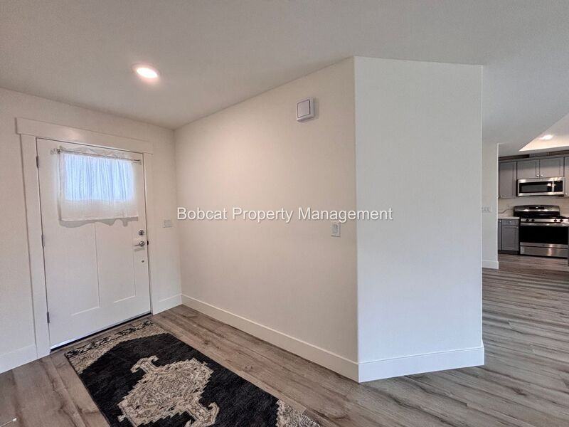 909 Saltbrush Rd - Photo 3 of 39