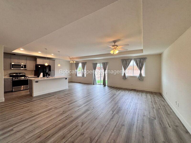 909 Saltbrush Rd - Photo 4 of 39