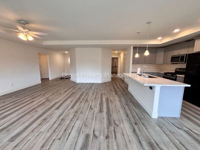 909 Saltbrush Rd - Photo 5 of 39