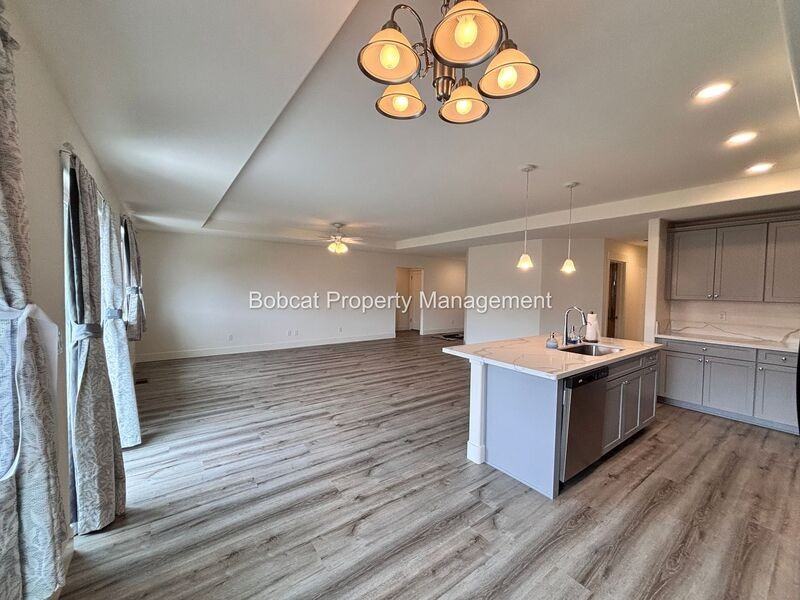 909 Saltbrush Rd - Photo 6 of 39