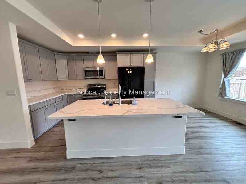 909 Saltbrush Rd - Photo 7 of 39