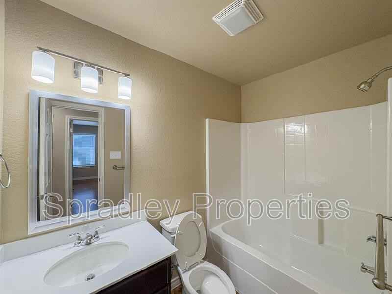 1004 Kerr Ct Apt B - Photo 7 of 13