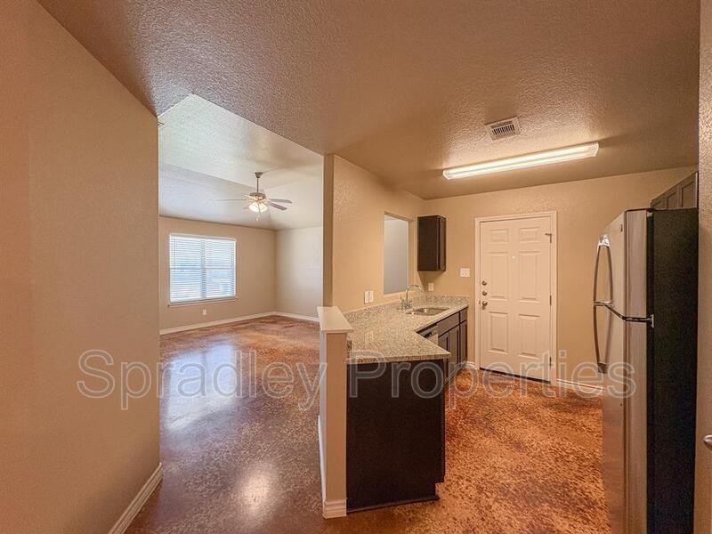 1004 Kerr Ct Apt A - Photo 4 of 14