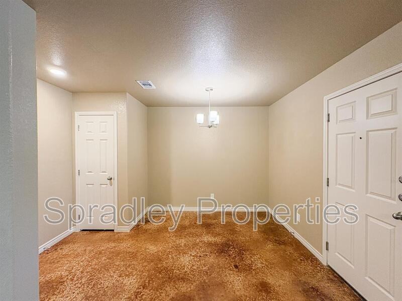 1004 Kerr Ct Apt A - Photo 6 of 14