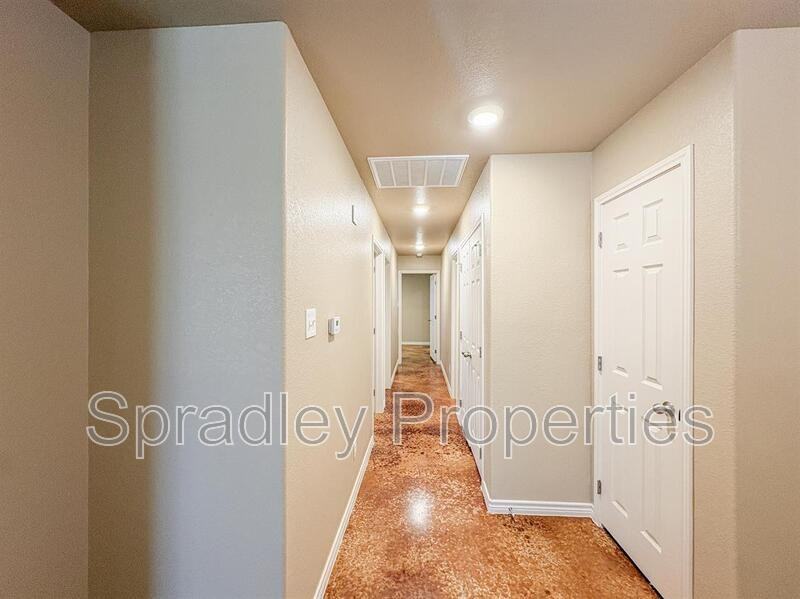 1004 Kerr Ct Apt A - Photo 7 of 14