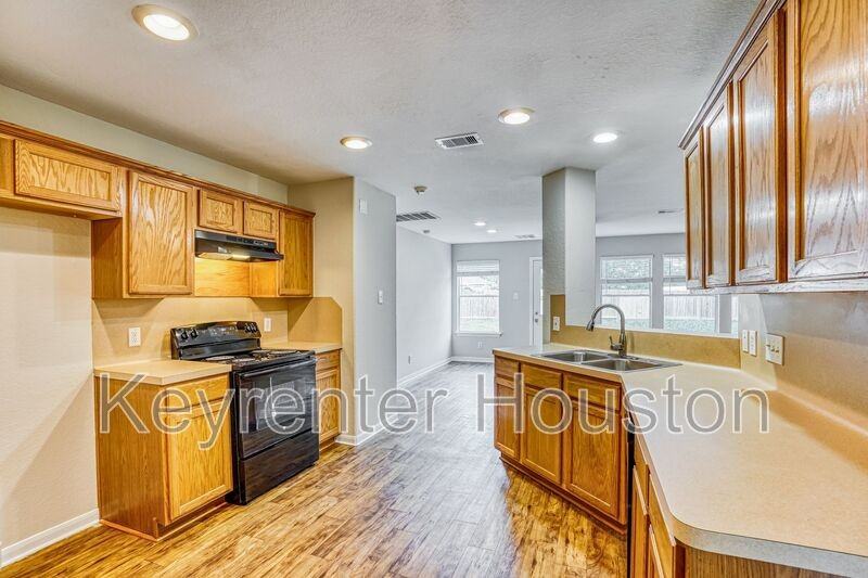 9410 Stoneridge Canyon Ln - Photo 3 of 13