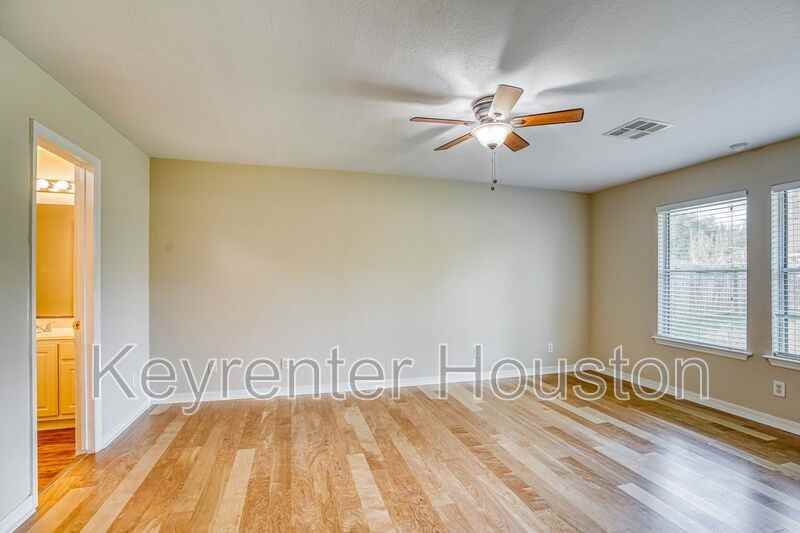 9410 Stoneridge Canyon Ln - Photo 4 of 13