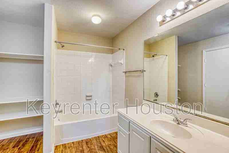 9410 Stoneridge Canyon Ln - Photo 6 of 13
