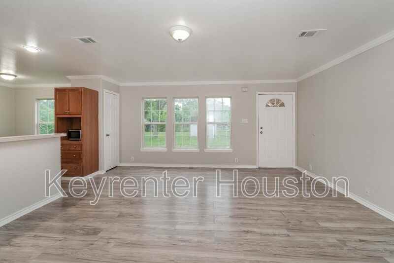 829 Marjorie St #B - Photo 3 of 21