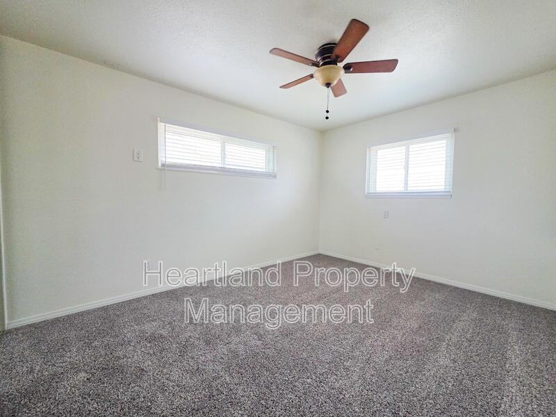 8725 Kelso St - Photo 6 of 9