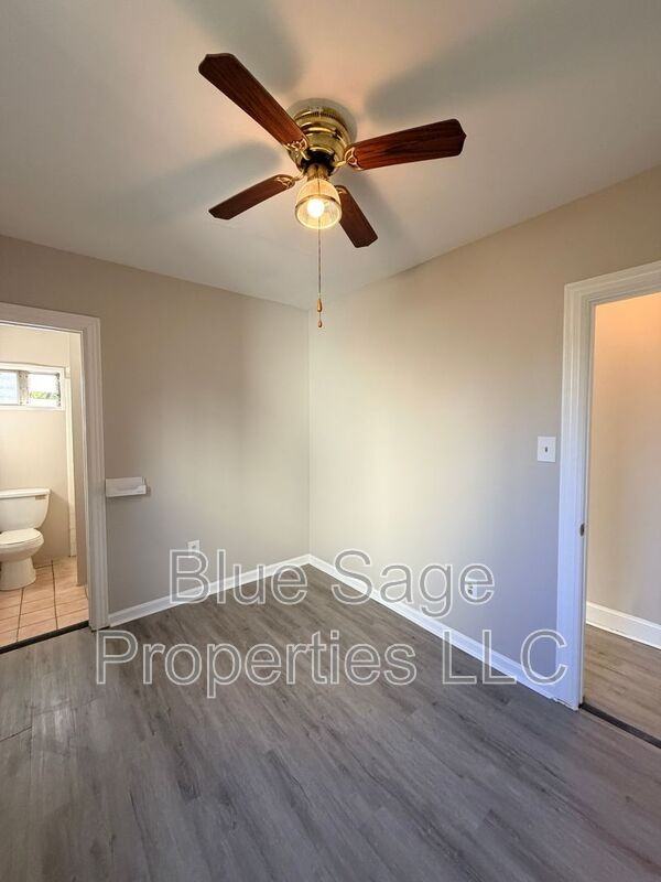 415 Harrison St #A - Photo 4 of 19