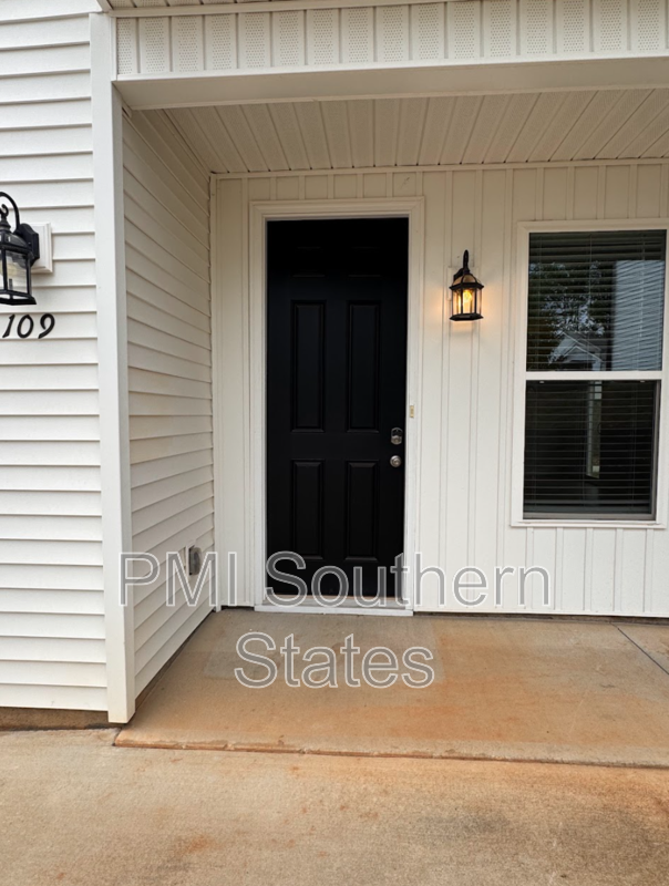 109 Solis Ct - Photo 2 of 20