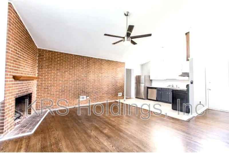 103 Middleboro Pl - Photo 3 of 11