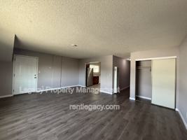 featured image of 1844 Robin Ln #9